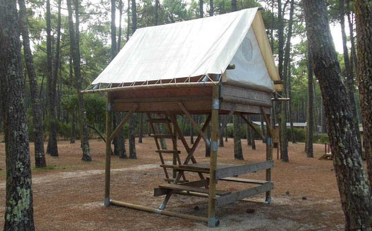 Tent on stilts for 2 people