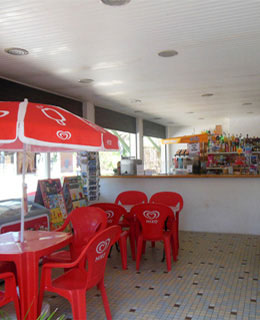 Grocery, bread ans croissants